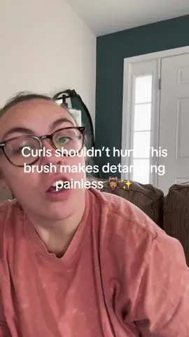 Curls deserve love, not tugging. 🌀 This brush glides through knots while defining your curl pattern — soft, bouncy, frizz-free results every time. 💕 #CurlyHairBrush #DetangleAndDefine #CurlTok #NaturalHairTools #WashDayRoutine 