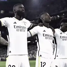 تصميم تسليكي اصلي و اجيكم بل ثگيل 😆😄.#ريال_مدريد_عشق_لا_ينتهي #ابطال_اوروبا #دوري_ابطال_اوروبا #باريس_سان_جيرمان #برشلونة 