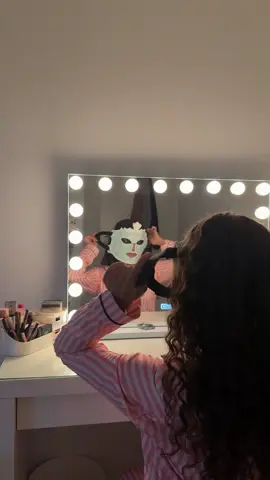 Anzeige| Melike15 für 15% Rabatt!@BeauLux ✨ Ist sogar Shirin Davids Geheimniss für Ihre Haut🤭🩷 Habt Ihr erfahrung mit solchen Masken?🫶🏼  #skincare #ledmask #skin #SelfCare 