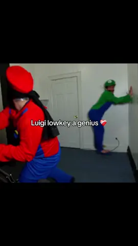 LUIGI DID NOT WANT TO GET WHIPPED 😭 #supermariobros #marioandluigi #memes #funny #game 