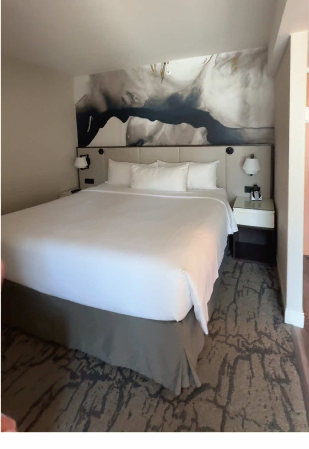 Delta Hotels Vancouver Downtown Suites! The perfect location to explore the city before my cruise🛳️ | #vancouver #travel #vancouverbc #deltahotelsvancouver #vancouverhotels 
