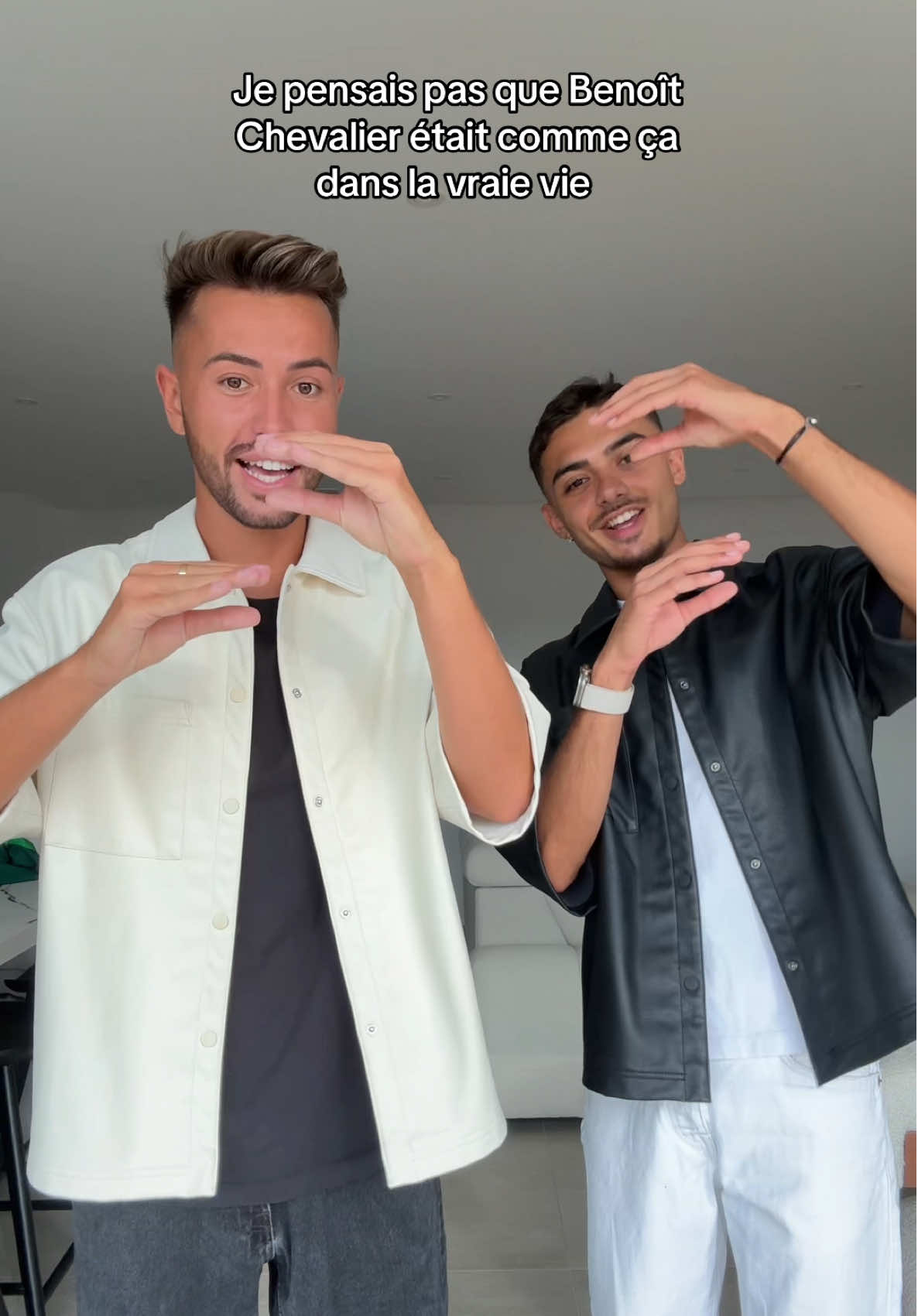 Une personne totalement différente 🤷🏽‍♂️