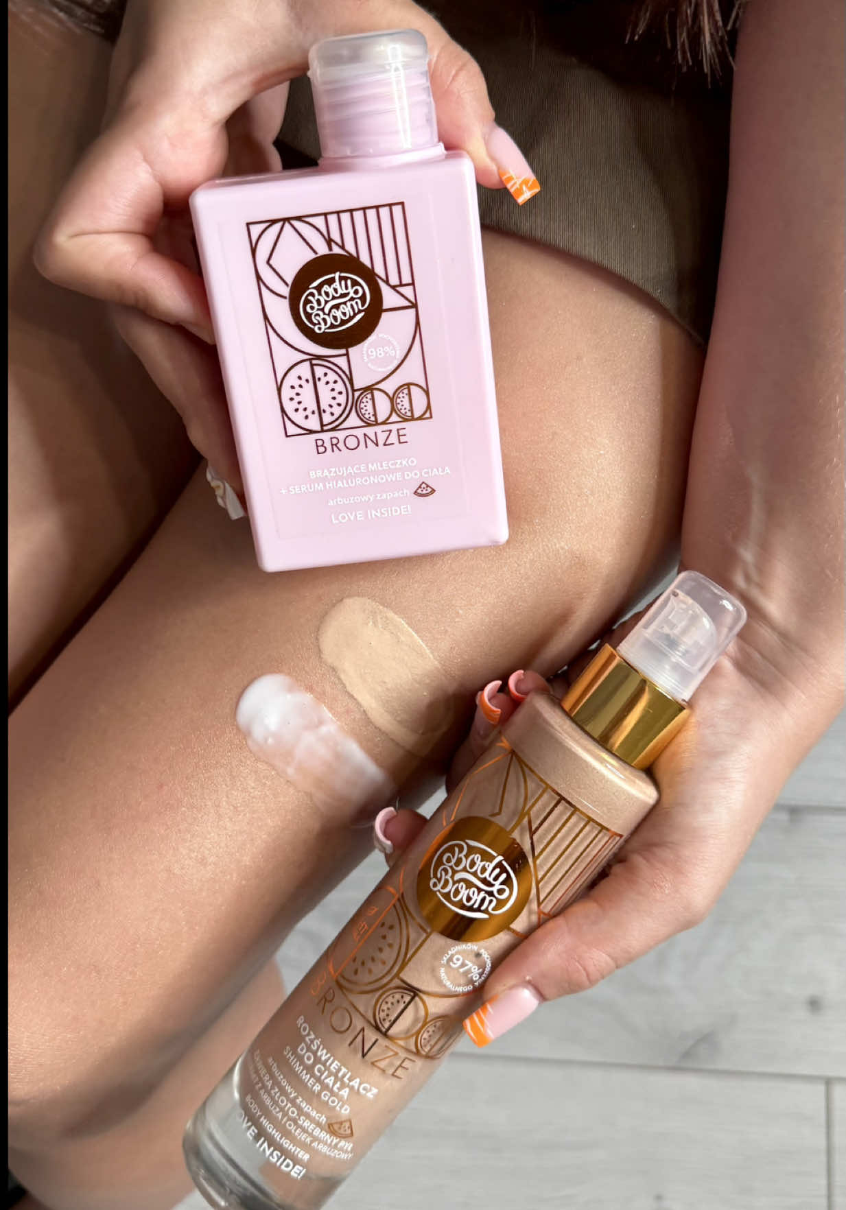 [reklama] Opalona skóra bez słońca? ✨Mleczko brązujące @BodyBoom FaceBoom HairBoom robi robotę! Do tego rozświetlacz do ciała = efekt glow jak z wakacji! 💸 Do 2.09 w Rossmann promocja do -40% na BodyBoom 🛍️ #BodyBoom #Rossmann  #glowskin 