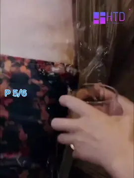 Un joven por ser demasiado pobre, decide ir a visitar la tumba de sus antepasados olvidada durante muchos años, pero por error rinde amenaje a la tumba equivocada