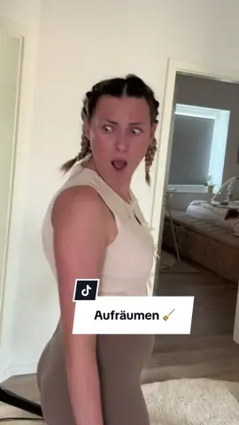 Warum ist das so?🙃🫠😅 Bei uns gibt es die Regel „erst das alte „fertig gespielte“ auffräumen und dann das nächste. Das hält den Schaden in Grenzen. Wie macht ihr das? #aliciasmumlife #mamaleben #schwanger #geburt #fy 