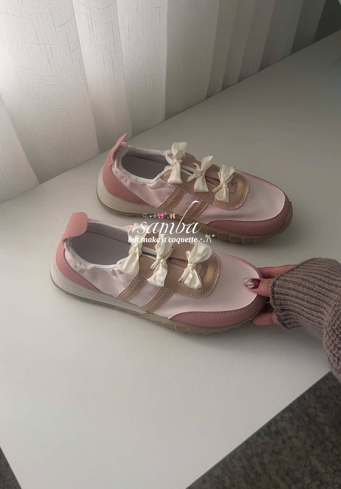 the shoe lace?? soo prettyy!! 🎀🩰 #samba #shoes #shoesforwomen #pinkshoes #coquette 