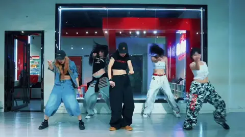 Đừng quên vào phần trưng bày của kênh quẹo lựa quần áo nhé #dammevudao #trunghoavudao #tinhvanvudao #nhayhiendai #dance 