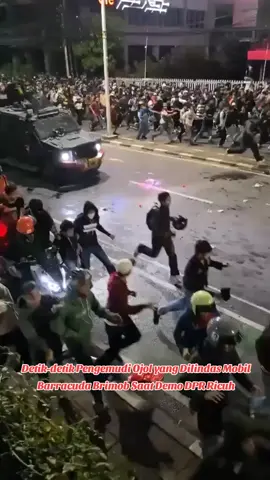 Detik-detik Pengemudi Ojol yang Dilindas Mobil Barracuda Brimob Saat Demo DPR Ricuh Seorang pengemudi  dilindas kendaraan rantis yang digunakan untuk memecah massa di wilayah Pejompongan, Jakarta pada Kamis (28/8/2025) #tribrataberita #brimobtabrakojol #DemodiDPR #politik 