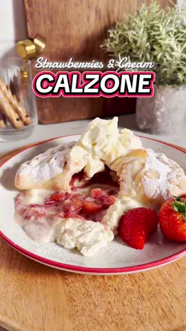 This one is just for you @Nina 🍓#StrawberryCalzone #StrawberriesandCream #SnapchatFilter #AldiUK #AldiUKTikTok