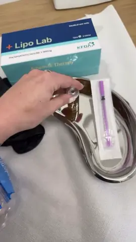 💉Want to see what the fat dissolving is doing?💉 @lipolab fat dissolving bacon test! This is only a few minutes after injecting! Getting to work straight away #beautyandaesthetics #aesthetics #fatdissolving #fatdissolvinginjections #lipolab 