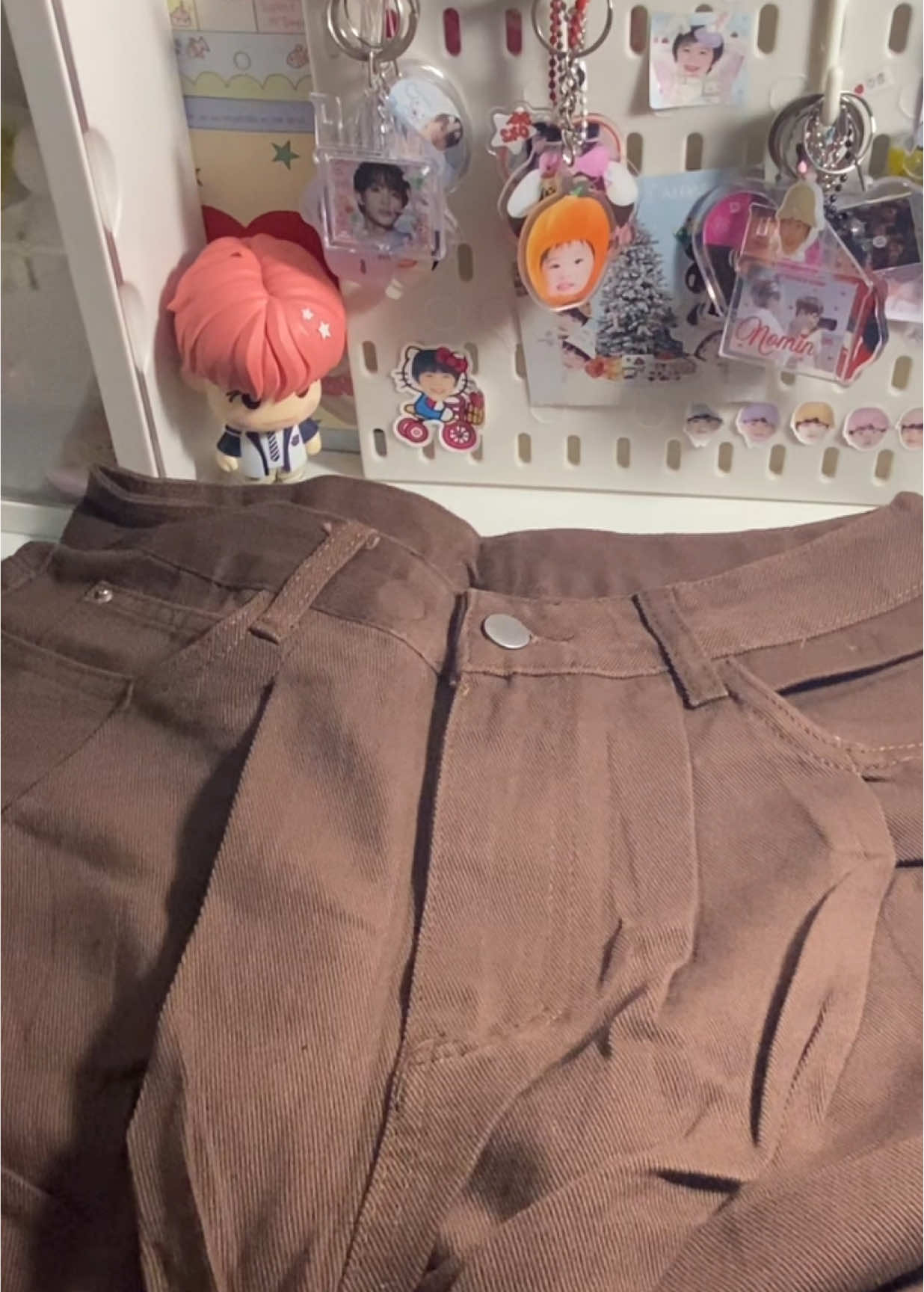 กางเกงสีน้ำตาลที่ถุกต้อง 👖🧳