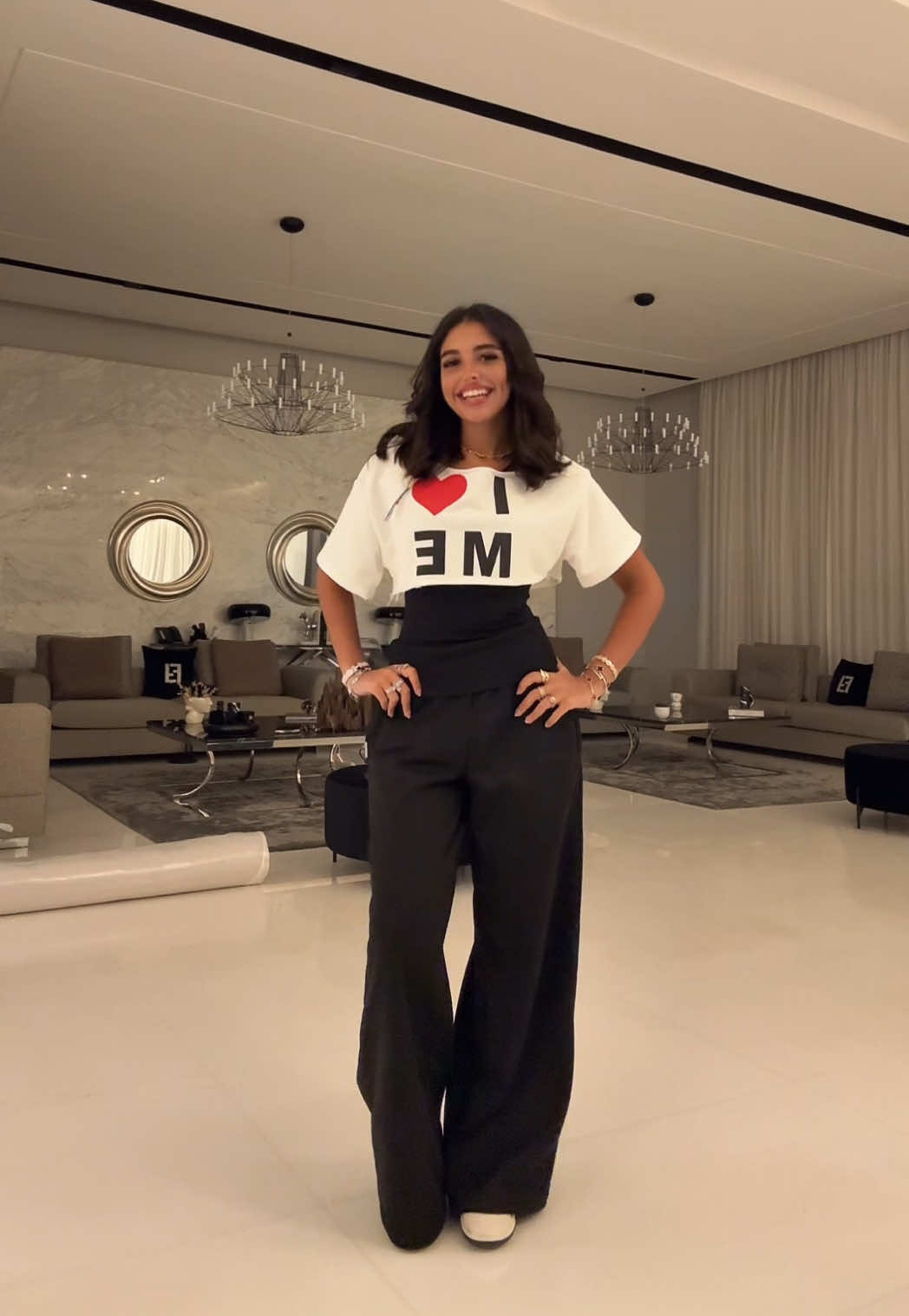 No one noticed🤷🏻‍♀️#kuwait #fyp #foryou #iconic #fitcheck 