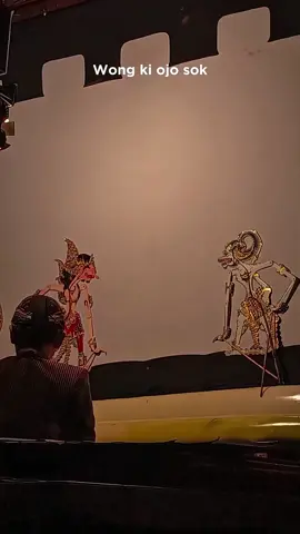 wong ki ojo sok kemewat, koyo ngegem jimat wani ndilat wesi abang... #wayang #wayangkulit #lewatberanda #fyp #fypシ 