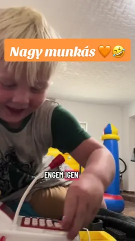 Válasz @Márton Heléna részére 🤣 nem hittétek ?? Igazi munkásember 3 évesen !! 🧡 #vivkonails #3eves #gyerekszáj  #boltos #munkaselet 