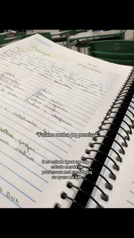 No Brasil a educação é sim obrigatória e garantida por lei. A Constituição Federal (art. 208, I) e a LDB (Lei nº 9.394/96, art. 4º e 6º) determinam que toda criança e adolescente de 4 a 17 anos têm DIREITO e DEVER de estar na escola, e os pais são obrigados a matricular. O que existe na prática infelizmente são desigualdades, mas a obrigação e o direito já estão garantidos na lei! E nada, muito menos isso, é um motivo pra sair roubando! E só pra esclarecer; não estou negando que existam dificuldades de acesso, mas transformar isso em desculpa pra crime é simplesmente passar pano pra ilegalidade. Dificuldade social não é salvo-conduto pra roubar, e quem tenta romantizar isso só reforça a marginalidade em vez de cobrar melhorias de verdade.