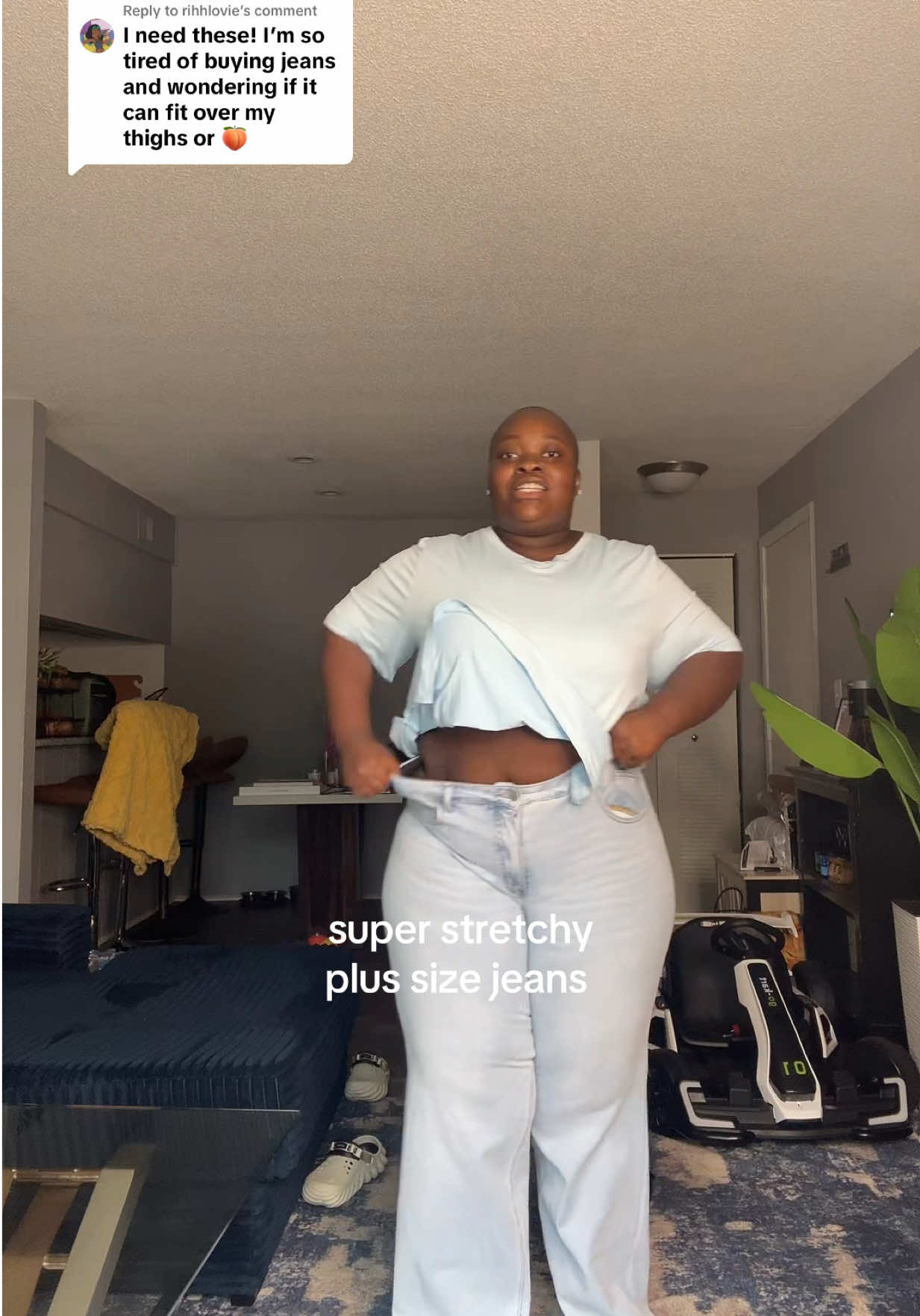 Replying to @rihhlovie these are truly plus size friendly, they stretch over my big thighs!! #jeans #plussizejeans #stretchyjeans #stretchypants  #onesojeans #plussize 