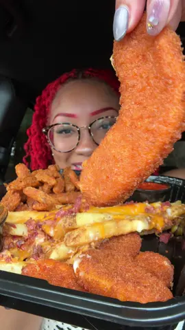 What to order: Down Under Trio Outback Aussie-tizer sampler that comes with Fried Mozzarella Bloomerangs, Aussie Cheese Fries, and Bloom Petals. #FoodTok #FYP #mukbang  🎥  @kieeats video 