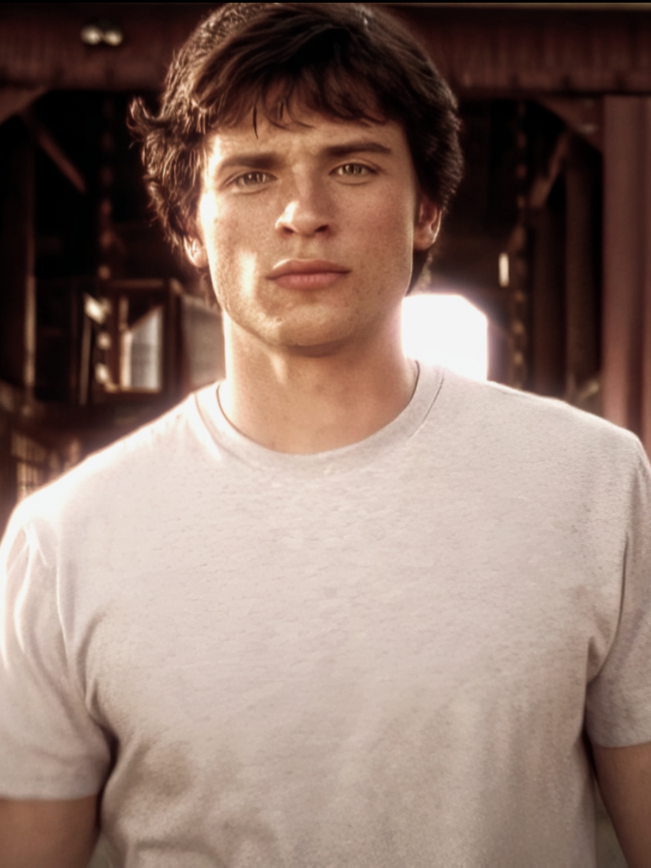 I just need him urgently 😭 • cc: mine  • scp: @️  #clarkkent #clarkkentedit #tomwelling #smallville 
