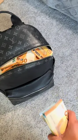 learn in bio #fyp #money #rich #moneytok #fypシ゚ 