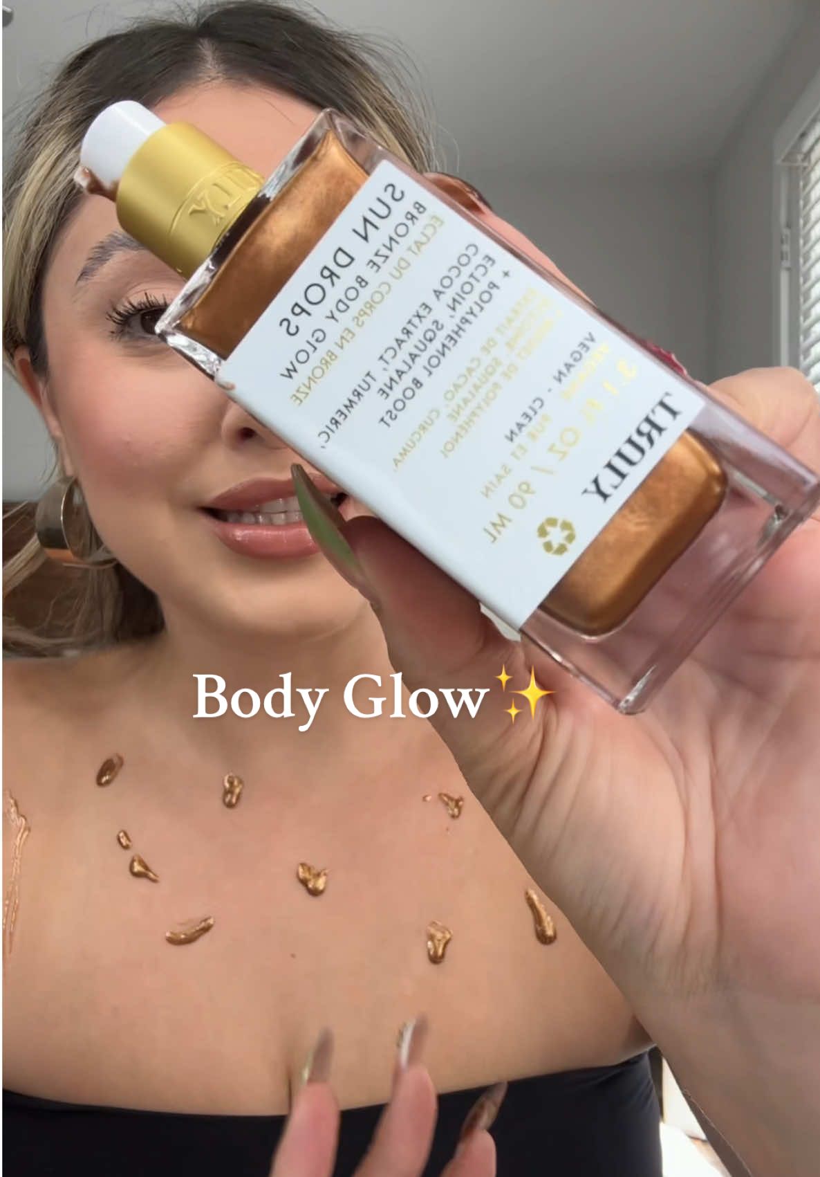 I love a lil Bronze Moment☀️✨  #bronze #bodyglow #sundrops #bronzer #finishingtouches #glow #glowingskin 