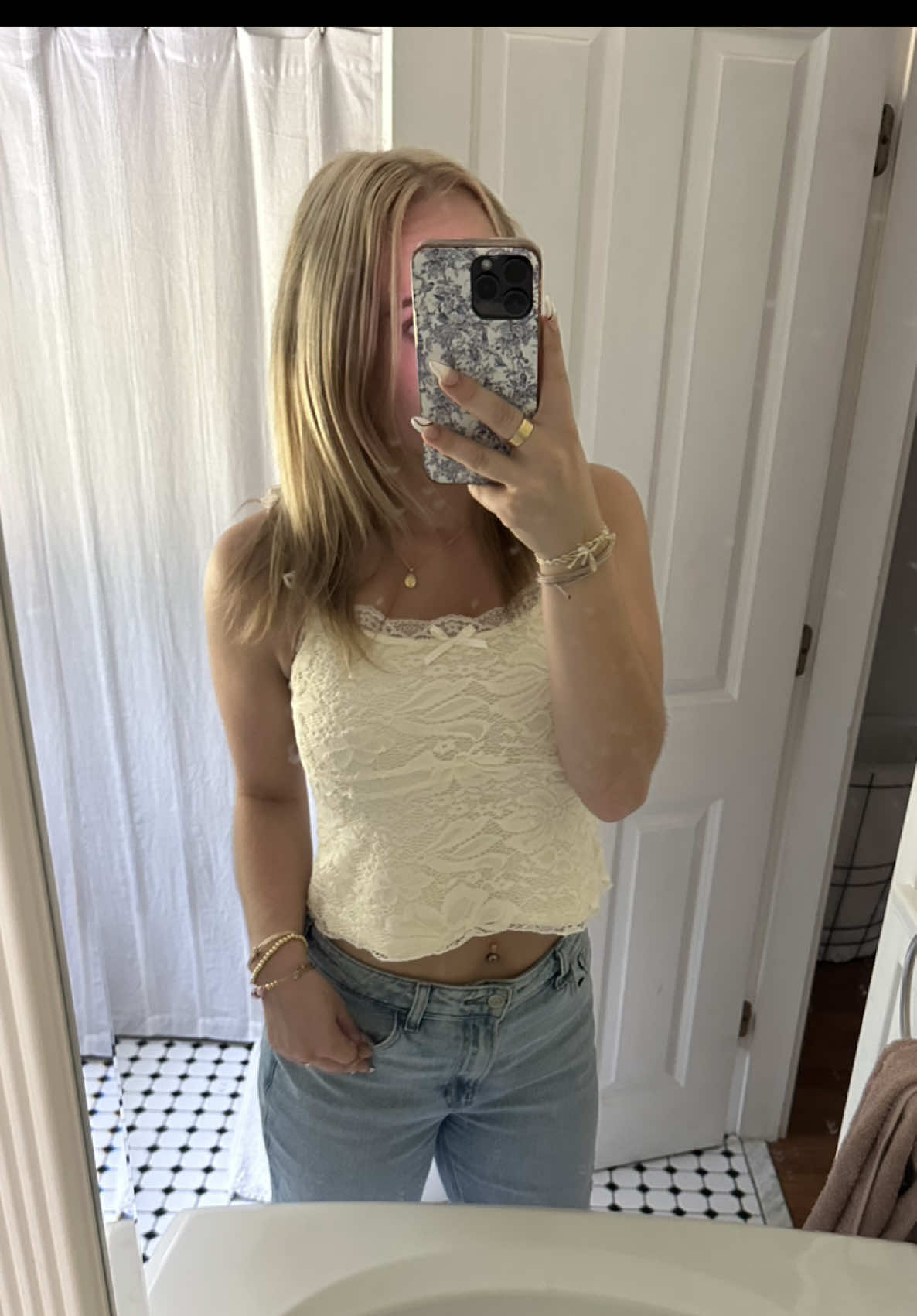 second day done 🫶🏻✔️ #senior #OOTD #schooloutfit 