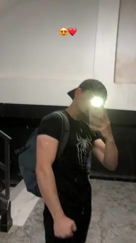 #alexx0 #🇪🇸 mzal khyalha bin einiya 😩