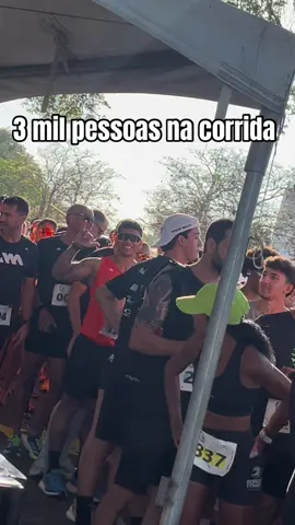 A gente paga pra correr e ainda sofre humilhação 🤡😂😂  #meme #corrida #run #Running #fyp 