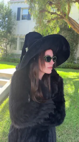 something’s brewing…#halloween #witch 