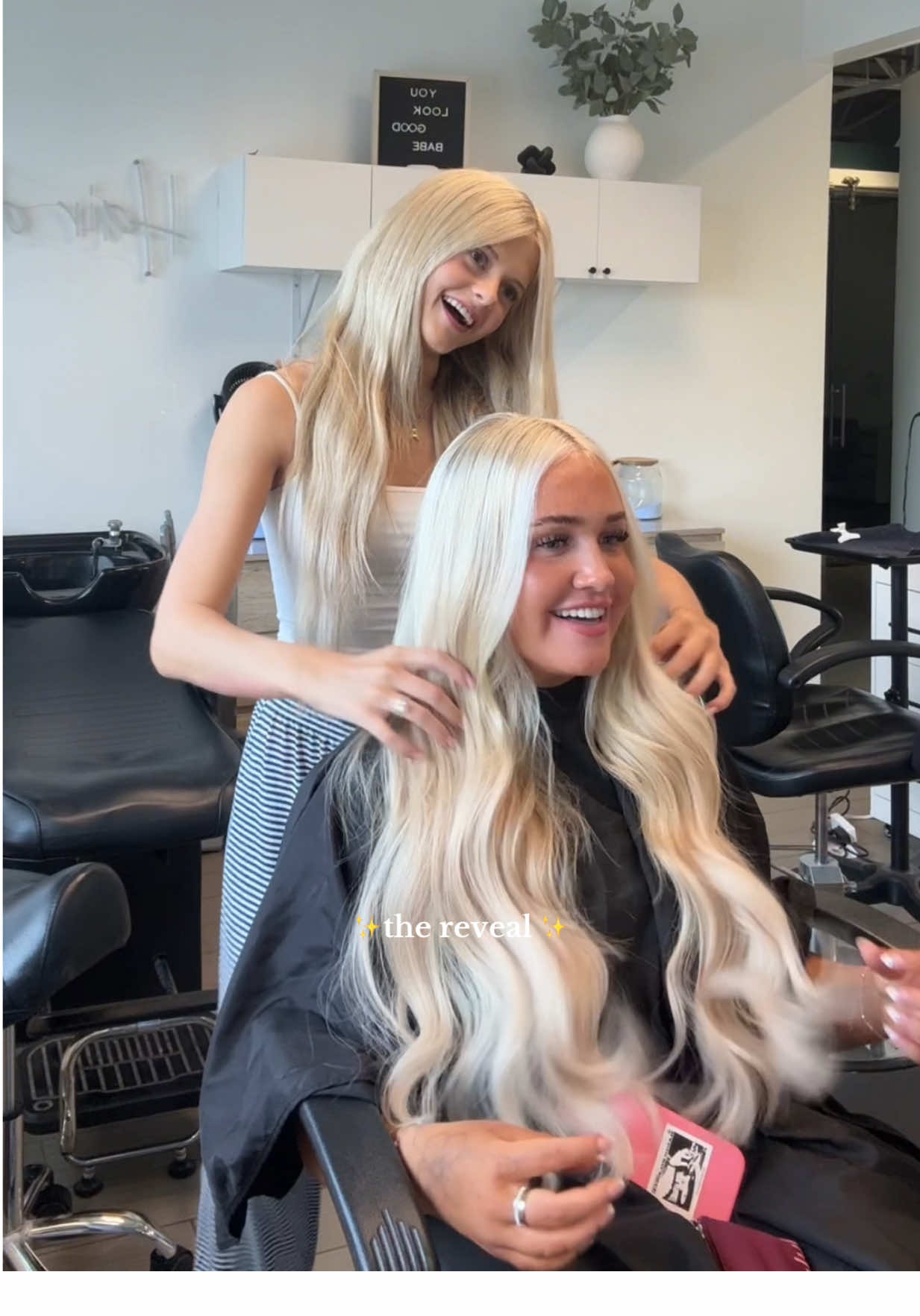 Arguably the best part of the service!! 😚 We installed 4 packs of @Seamless hair co 24” in colors “solid quartz blonde”, “dimensional sand blonde”, & “rooted sugar blonde”🤍🤍🤍 #utah #utahhairstylist #utahhairextensions #hairextensions #hairextensionspecialist @ellie 