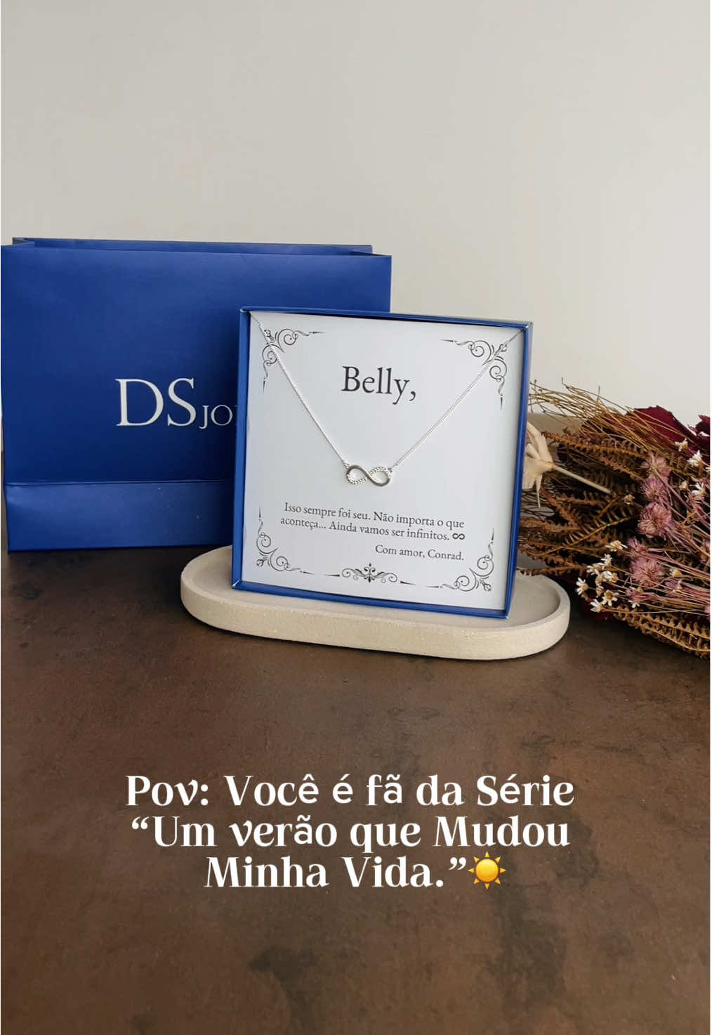 Pov: Sua loja tem o colar igual o da Belly!💙 ✨ Um presente com significado, inspirado em O Verão Que Mudou Minha Vida. 👉 Marca alguém que te daria um presente assim. #colarDoInfinito #presentePerfeito #oVeraoQueMudouMinhaVida  #colardabelly #conrad  