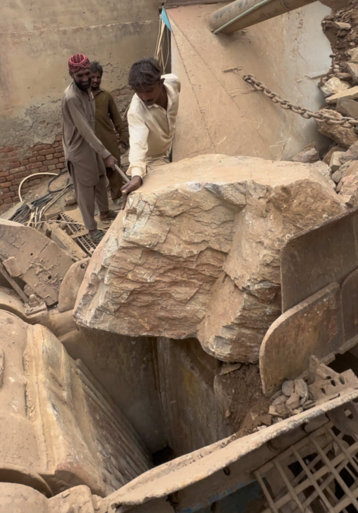 “Today we are crushing a massive boulder with a powerful stone crushing machine, but suddenly the unexpected happens! The giant rock gets stuck and jams the crusher. Watch how this intense moment unfolds in real life at the crushing site. This is raw power, real machine struggle, and ultimate stone-crushing action #StoneCrushing #RockCrusher #HeavyMachinery #MachineJam #UnexpectedMoments 