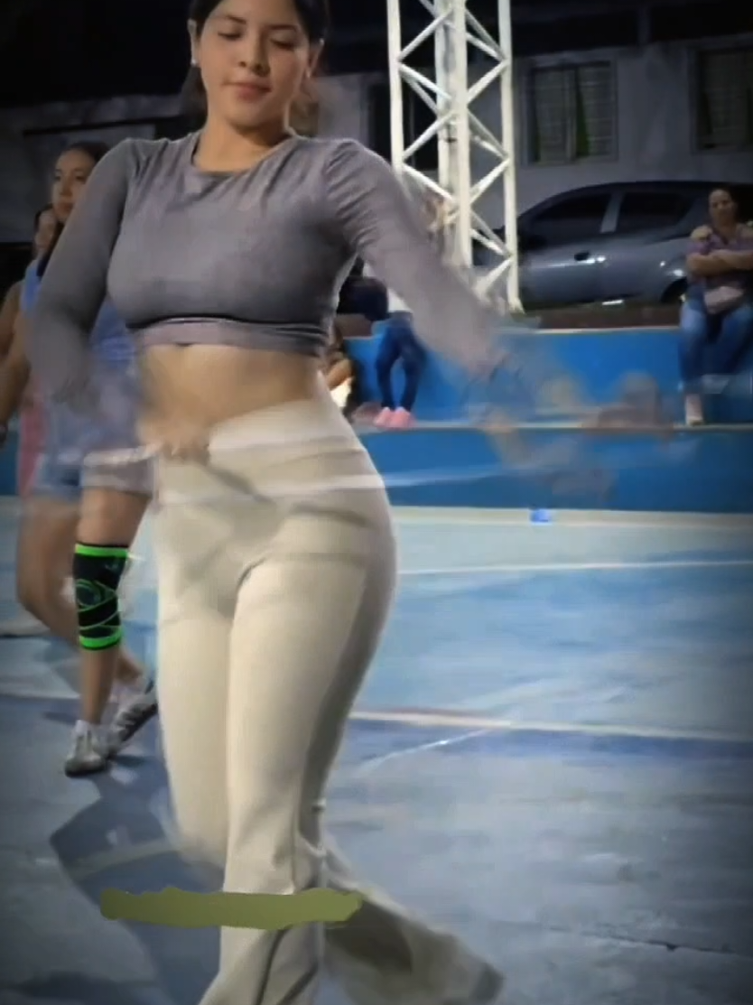 Nataly Castellanos 😍💕💃 #parati #foryoupage #foryoupageofficial #foryou #viraltiktok  Venezuela elsalvador Ecuador Bastonera 