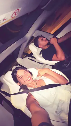 כמובן שמתקשרת לבסט פרינד שלי 