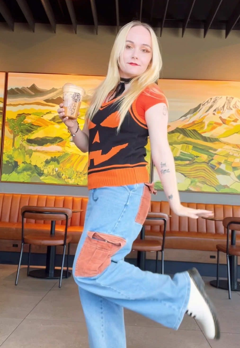 It’s pumpkin season 🍁🧡🎃☕️