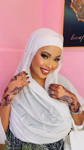 #bulbulo82🥰🌵🥀 #xamarcadey🇸🇴🇸🇴🇸🇴🇸🇴 #galmudugnimo💙🤍💚 #somalitiktok #bulbulobeautysalon💛 #caruusadaheena #bulbulobeautysalon #taasha #cilaanquruxbadan #makeupartist 