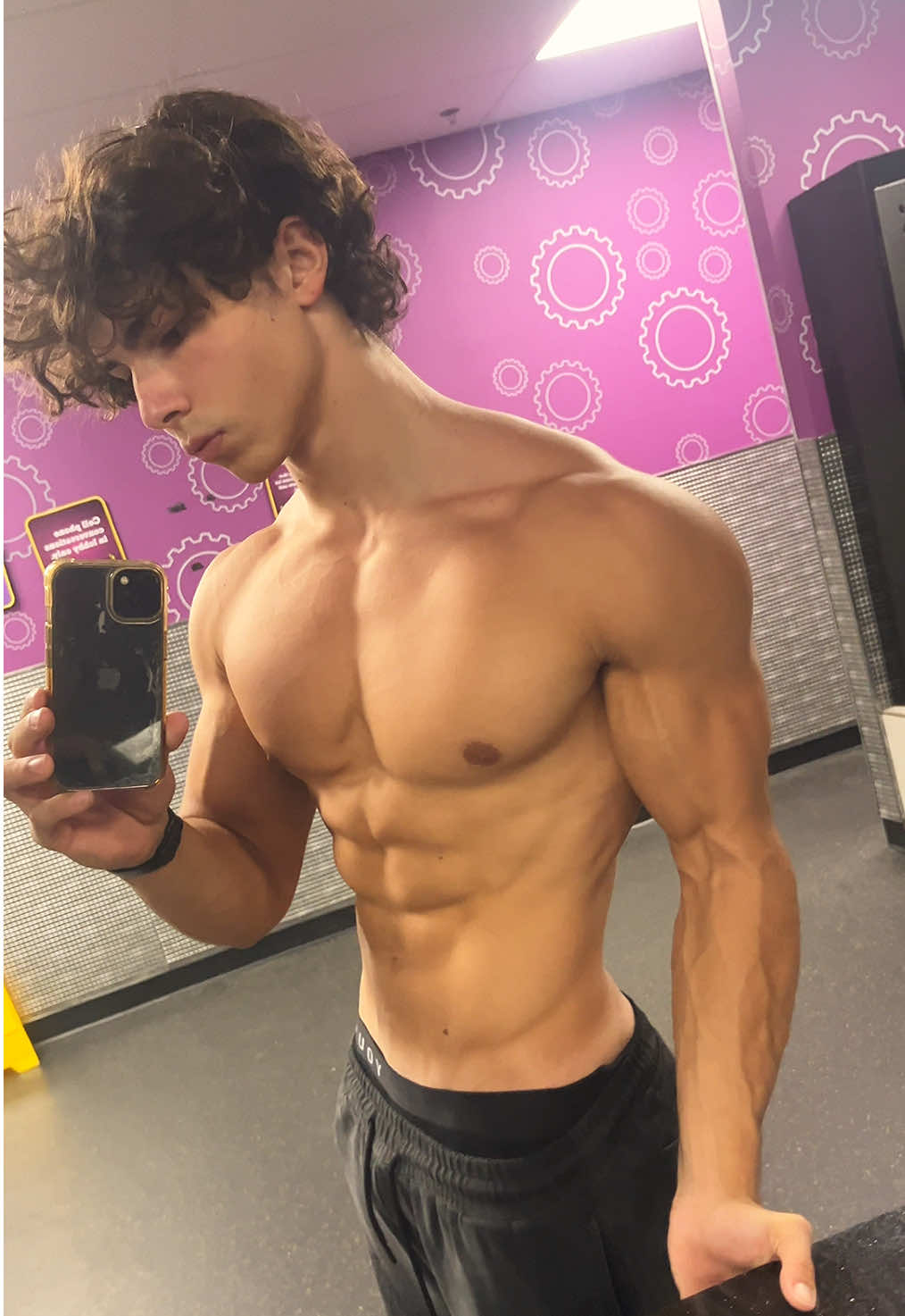 give me 2 weeks to ascend my physique and i’ll spend the first 13 days gooning #gymmotivation #davidlaid #aesthetic #mog 