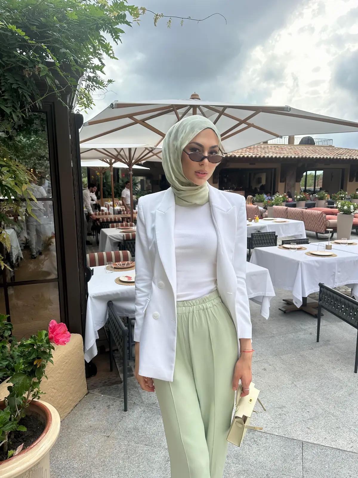 #fy #tallgirl #hijab #fyp #sainttropez 