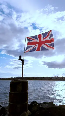Rule Britannia! 🇬🇧 #rulebritannia #unitedkingdom #english #flag #godsavetheking 