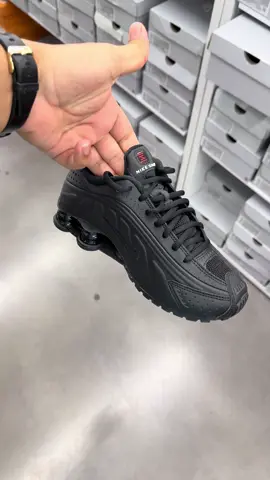 Nikes Shox R4 disponibles aquí en #tiktokshop #nikeshox #unisex #shoxR4 