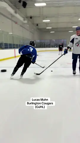 Smooth mitts, absolute nip👀🚨 #hockey #hockeytiktoks #hockeytok #hockeylife 