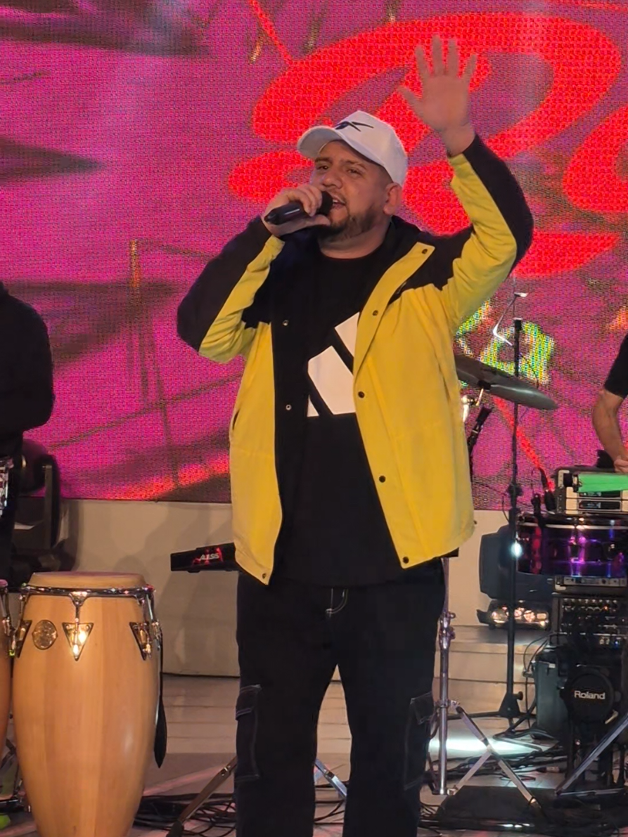 ¡@rolo.lafiesta con este temazo en #PasionDeSabado que tenemos metido en nuestro corazón!❤️🎶👏🏻 #rololafiesta