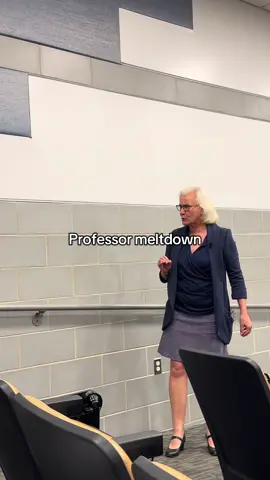 Someone’s getting fired!😅 #professor #aitools #studyhacks #collegelife #collegeexperience 