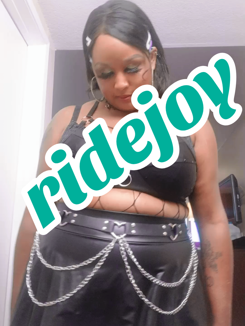 clearing out the drafts bby. was from my trip to see Kesha in Phoenix. i sweated this whole wig out by the time the concert was over  🤣🤣 #joyride #kesha #fyp #BlackTikTok #queertiktok 