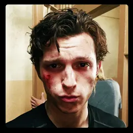 silly british man #tomholland #tomhollandedit #spiderman #spidermanedit #pererparker #marvel #fyp #foryoupage 