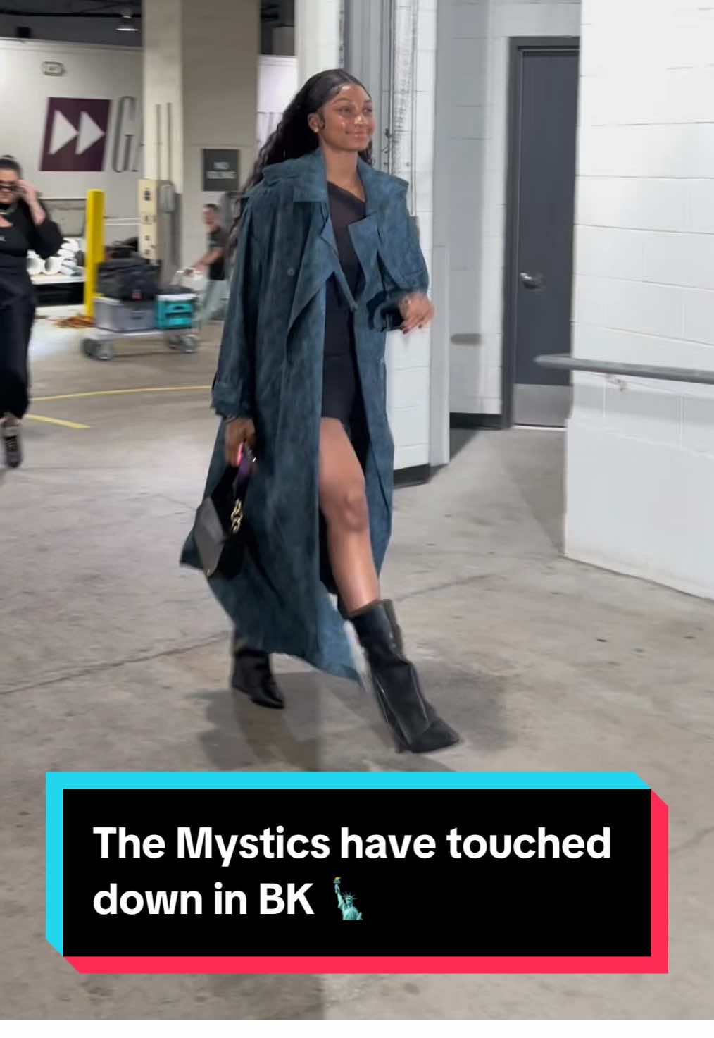 The @washmystics have touched down in BK 🗽 Tune in at 7:00pm/ET on Prime as they face the Liberty! #fits #pregame #brooklyn #mystic 