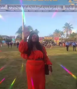 Nous savons que l'or représente 12 000 milliards de dollars, et que le bitcoin représente environ un dixième de l'or. Pourraient-ils représenter la moitié de l'or ? À un moment donné, bien sûr… Et à un moment donné, il sera plus important que l'or… Cet argent parvient à la génération Z et aux Millennials, et ils se sentent beaucoup plus à l'aise avec l'or numérique qu'avec l'or vieillissant.