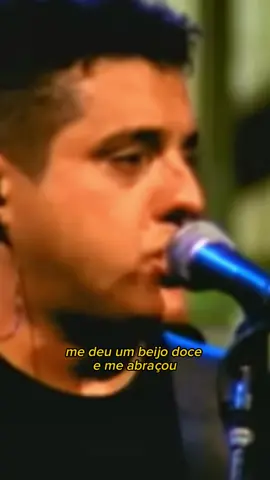 O “Seu Guarda” foi generoso demais com a gente… Não bateu, não prendeu e, felizmente, não deixou a gente ficar sem ela. Há 31 anos, em agosto, nascia “Dormi na Praça”. 🎂❤️ Uma canção que virou Disco de Diamante, ganhou Troféu Imprensa, Troféu Internet, Grammy Latino e, acima de tudo, conquistou milhões de corações apaixonados. 💿🏆 E aí, quem aqui também faz parte dessa história com a gente? #brunoemarrone #dorminapraca 