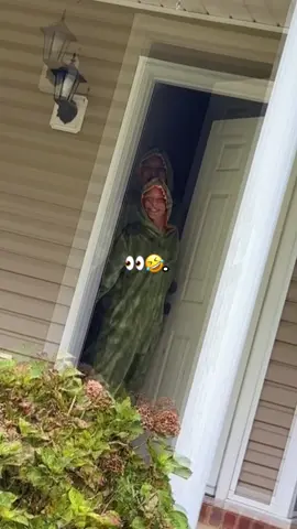 It’s prolly not as funny to you guys as it was to @✨Shelby Marie✨when I opened my front door 🤣🤣🤣. #dinosaur 🦖🦖
