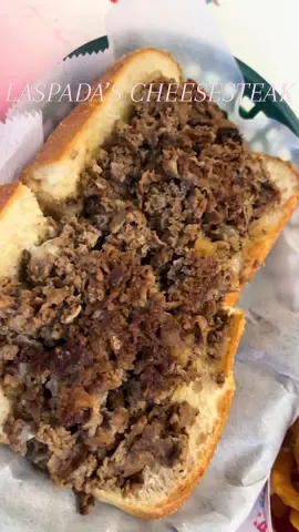 After my big Dave’s @video, SO many of y’all told me I had to try LaSpada’s cheesesteaks in Orlando 🥩🧀 And you weren’t lying — this cheesesteak + curly fries combo was 🔥🔥 I’d 100% go back again. Even the half I brought home still hit hours later (something Rays can’t say 👀). So Orlando foodies… is LaSpada’s officially the best cheesesteak in the city or do you have another spot I need to try next? ⬇️ #orlandoinfluencer #laspadas #orlandofoodie #cheesesteak  @Call me Lola 🫧 