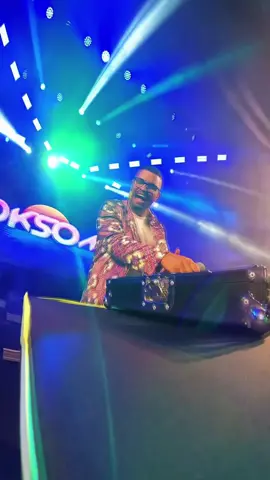 A trilha sonora da sua festa pode ter meu nome: DJ Oksom 🎶🔥 Animação, energia e aquele clima inesquecível. E aí, qual vai ser o próximo show? Quem sabe não é no seu evento? 😉 #dj #rn #djcasamentk #dj15anos #formaturas 